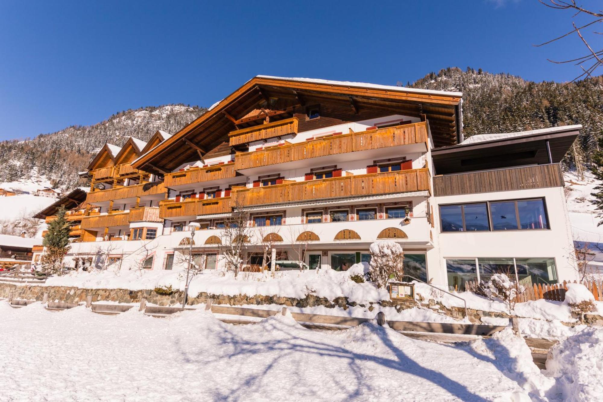 Hotel Alpenland Moso Exterior photo