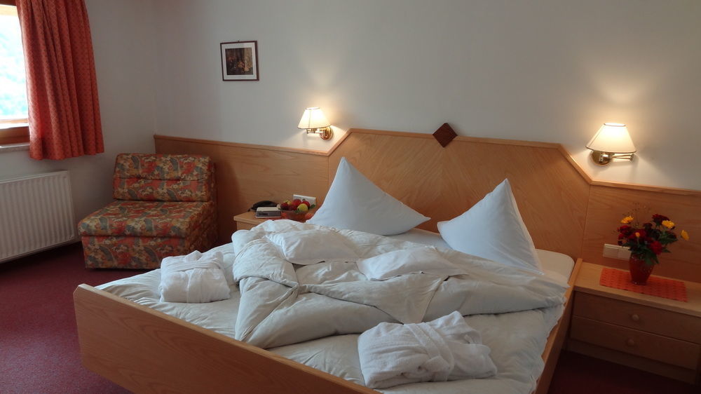 Hotel Alpenland Moso Exterior photo